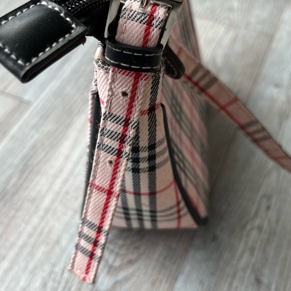 New pink mock ‘Burberry’ print little purse for child/youth. - Picture 7 of 10